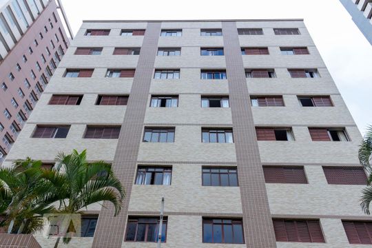 Fachada de apartamento para alugar com 2 quartos, 80m² em Aclimação, São Paulo