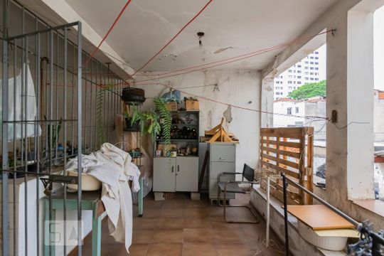 1o. Andar - Fundos de casa à venda com 3 quartos, 295m² em Cambuci, São Paulo