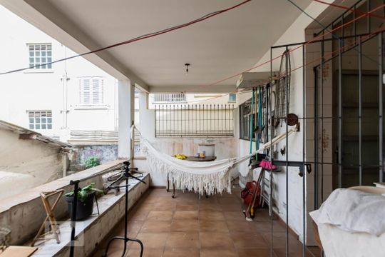 1o. Andar - Fundos de casa à venda com 3 quartos, 295m² em Cambuci, São Paulo