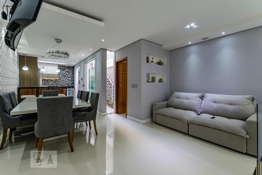 1o. Andar - Sala de casa à venda com 3 quartos, 215m² em Cambuci, São Paulo