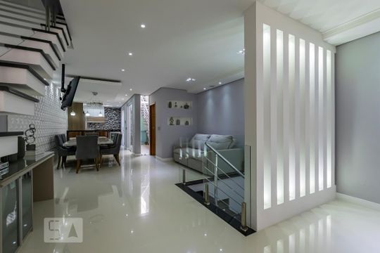1o. Andar - Sala de casa à venda com 3 quartos, 215m² em Cambuci, São Paulo
