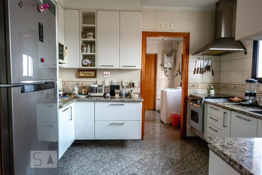 Cozinha de apartamento à venda com 3 quartos, 187m² em Vila Santo Estevão, São Paulo