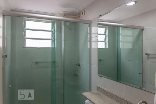 Banheiro de apartamento para alugar com 2 quartos, 48m² em Taboão, São Bernardo do Campo