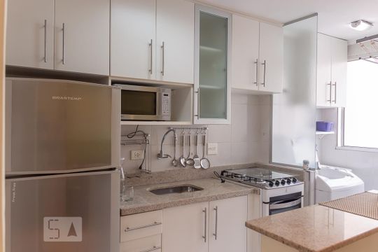 Cozinha de apartamento para alugar com 2 quartos, 48m² em Taboão, São Bernardo do Campo