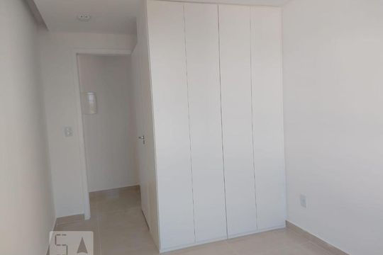 Dormitório de apartamento para alugar com 1 quarto, 36m² em Taquara, Rio de Janeiro