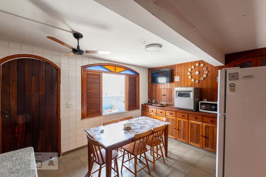 Cozinha de apartamento à venda com 4 quartos, 265m² em Icaraí, Niterói