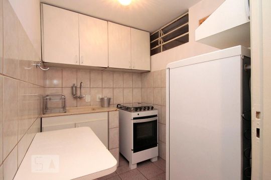 Cozinha de kitnet/studio para alugar com 1 quarto, 35m² em Consolação, São Paulo
