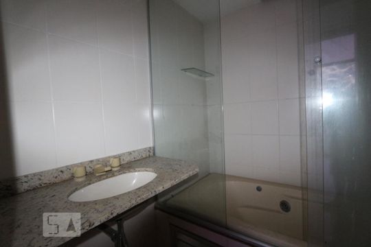 Banheiro Social de apartamento para alugar com 3 quartos, 84m² em Pechincha, Rio de Janeiro