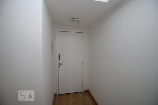 Entrada de apartamento para alugar com 2 quartos, 70m² em Centro, Rio de Janeiro
