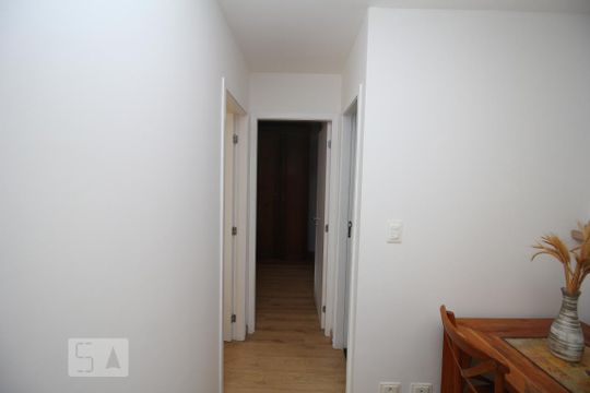 Corredor de apartamento para alugar com 2 quartos, 70m² em Centro, Rio de Janeiro
