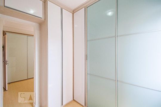 Suíte de apartamento para alugar com 2 quartos, 59m² em Vila Brasílio Machado, São Paulo