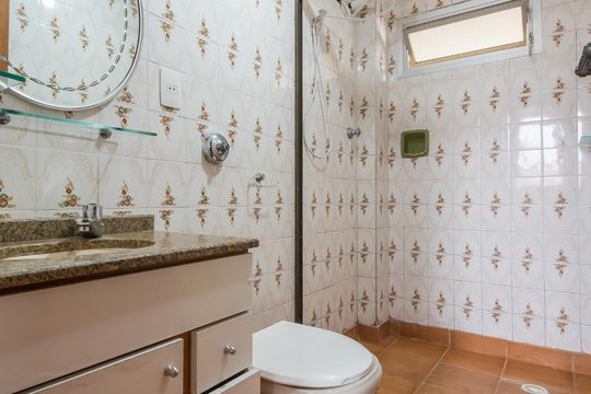 Banheiro de apartamento para alugar com 1 quarto, 50m² em Vila Santana, São Paulo