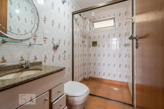 Banheiro de apartamento para alugar com 1 quarto, 50m² em Vila Santana, São Paulo