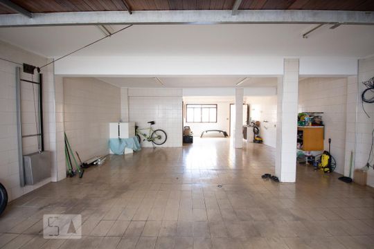 Garagem de casa à venda com 3 quartos, 272m² em Jabaquara, São Paulo
