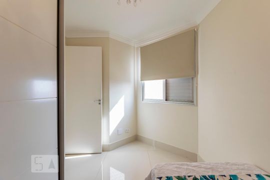 1o. Andar - Quarto 1 de apartamento para alugar com 2 quartos, 120m² em Cambuci, São Paulo