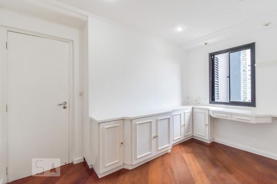 Quarto de apartamento para alugar com 2 quartos, 77m² em Pinheiros, São Paulo