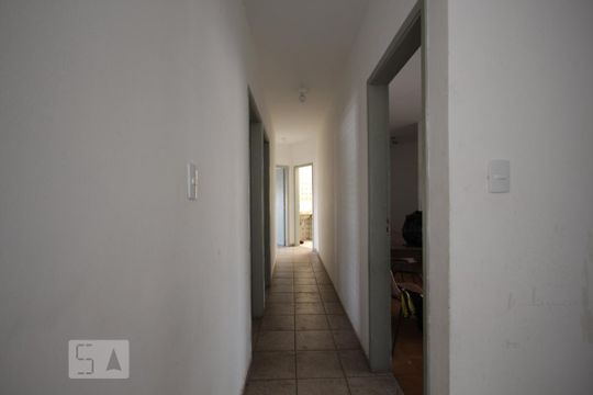 Corredor de casa de condomínio para alugar com 3 quartos, 200m² em Jardim Colombo, São Paulo