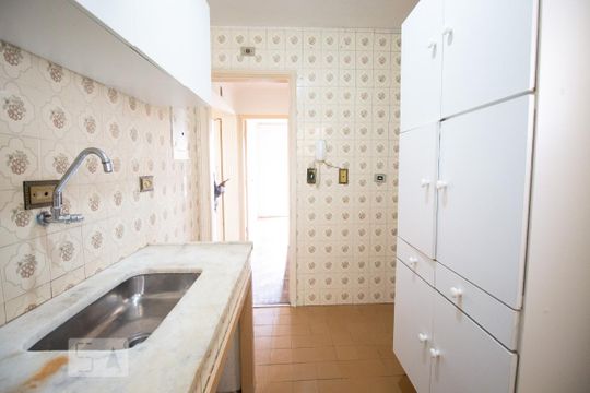 Cozinha de apartamento para alugar com 2 quartos, 47m² em Jabaquara, São Paulo