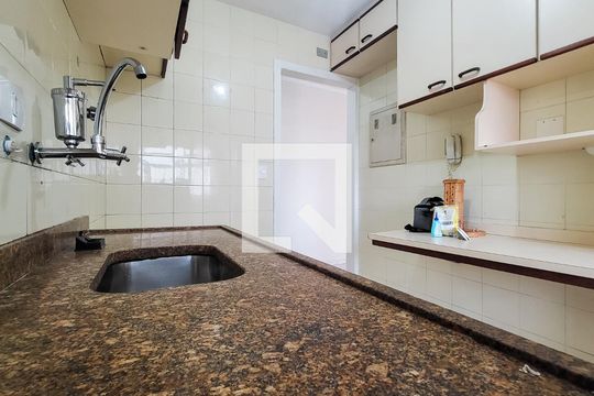 Cozinha de apartamento para alugar com 2 quartos, 68m² em Vila das Merces, São Paulo