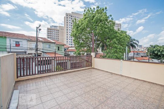 Casa à venda com 4 quartos, 180m² em Cupecê, São Paulo