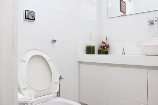 banheiro 1 de apartamento à venda com 3 quartos, 280m² em Tijuca, Rio de Janeiro