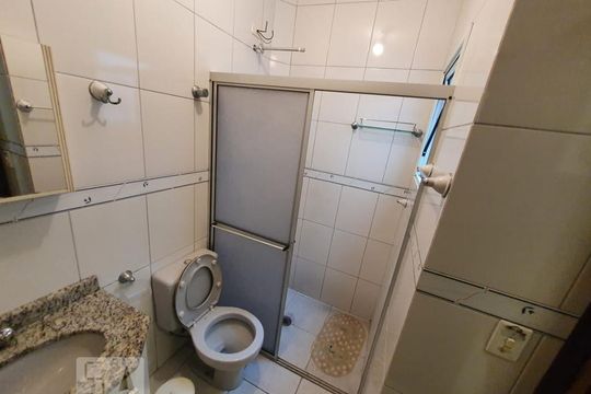 Banheiro de apartamento à venda com 2 quartos, 62m² em Vila Homero Thon, Santo André