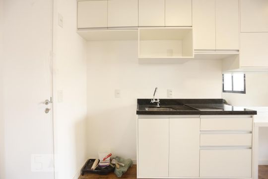 Cozinha de kitnet/studio para alugar com 1 quarto, 25m² em Centro, São Paulo
