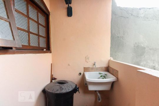 Área de serviço  de casa à venda com 6 quartos, 120m² em Vila Bertioga, São Paulo