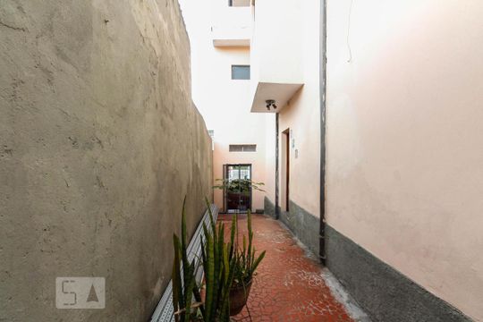 Quintal  de casa à venda com 6 quartos, 120m² em Vila Bertioga, São Paulo