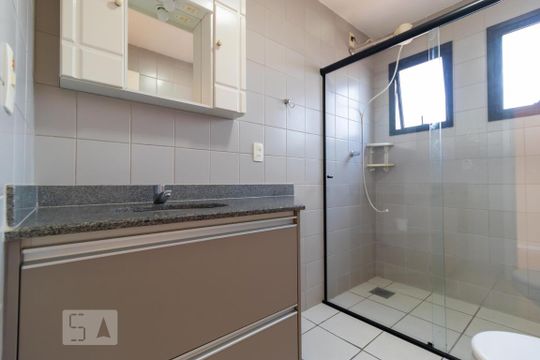 Banheiro de apartamento à venda com 1 quarto, 60m² em Parque Brasília, Campinas