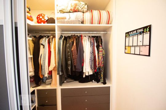 Closet de casa à venda com 5 quartos, 270m² em Vila Clementino, São Paulo