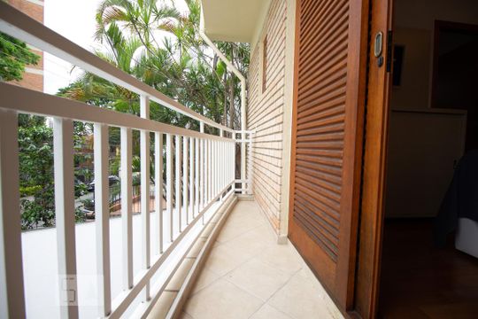 Varanda de casa à venda com 5 quartos, 270m² em Vila Clementino, São Paulo
