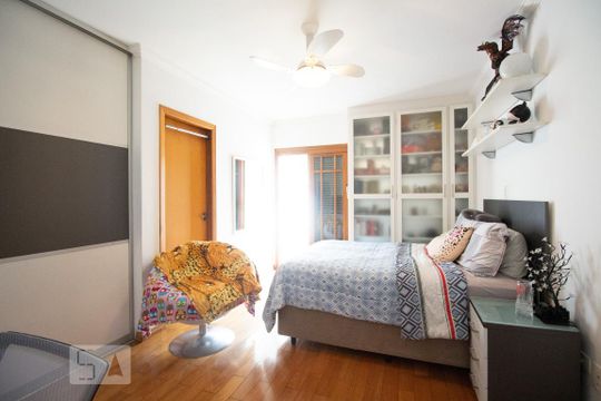 Quarto de casa à venda com 5 quartos, 270m² em Vila Clementino, São Paulo