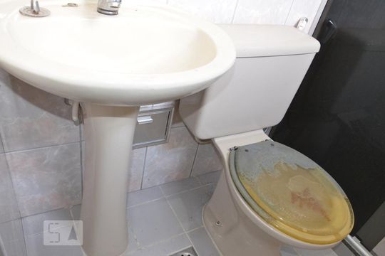 BANHEIRO de apartamento à venda com 1 quarto, 45m² em Pilares, Rio de Janeiro