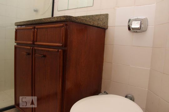 banheiro  de apartamento para alugar com 2 quartos, 60m² em Andaraí, Rio de Janeiro