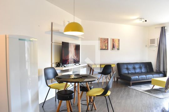 Studio de kitnet/studio para alugar com 1 quarto, 38m² em Centro Cívico, Curitiba