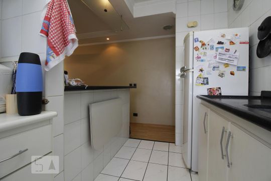 Cozinha de apartamento para alugar com 2 quartos, 58m² em Vila Gumercindo, São Paulo