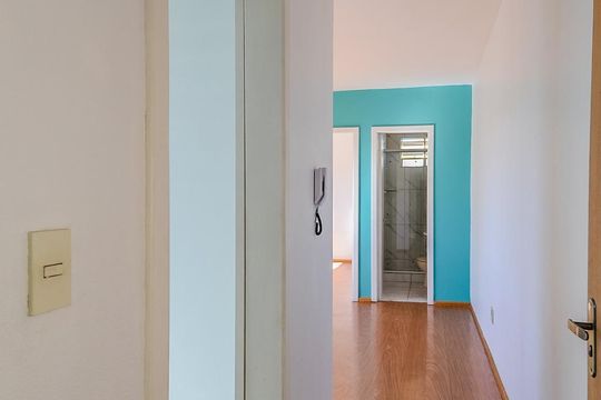 Hall de Entrada de apartamento à venda com 1 quarto, 43m² em Azenha, Porto Alegre