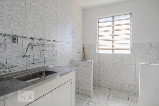 Cozinha de apartamento à venda com 1 quarto, 43m² em Azenha, Porto Alegre