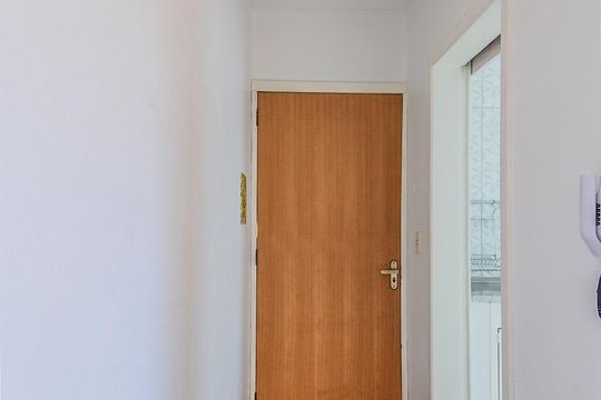 Hall de Entrada de apartamento à venda com 1 quarto, 43m² em Azenha, Porto Alegre