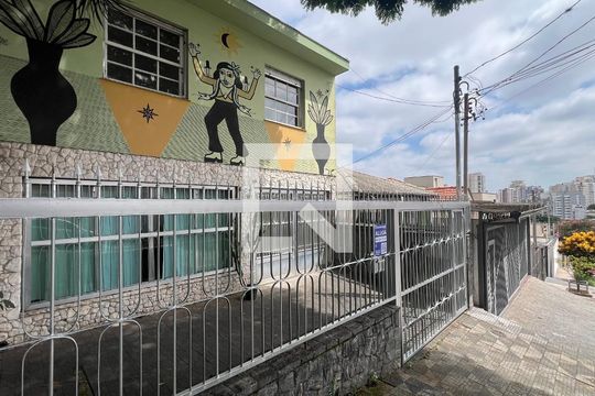 Fachada de casa para alugar com 5 quartos, 250m² em Jardim Vera Cruz, São Paulo