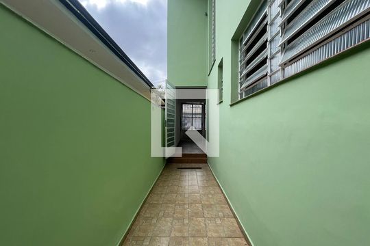 Quintal de casa para alugar com 5 quartos, 250m² em Jardim Vera Cruz, São Paulo