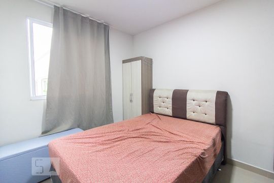 Quarto 2 de apartamento para alugar com 2 quartos, 40m² em Pinheirinho, Curitiba