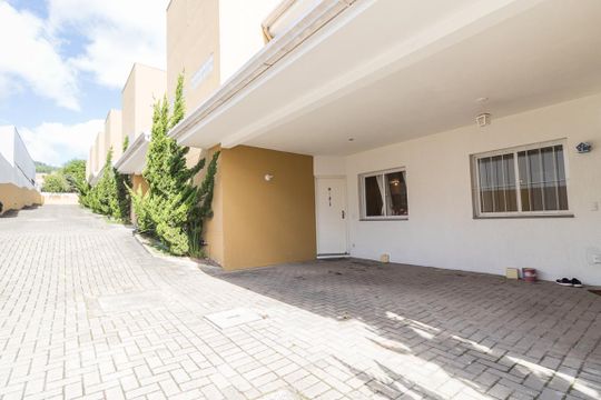 Garagem de casa à venda com 2 quartos, 78m² em Jardim Carvalho, Porto Alegre
