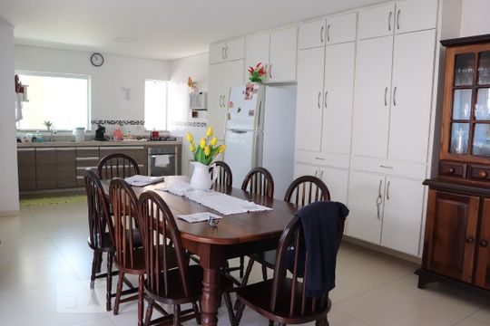 Casa à venda com 4 quartos, 402m² em Parque Oratório, Santo André