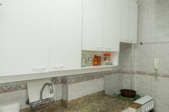 Cozinha de apartamento à venda com 1 quarto, 40m² em Copacabana, Rio de Janeiro