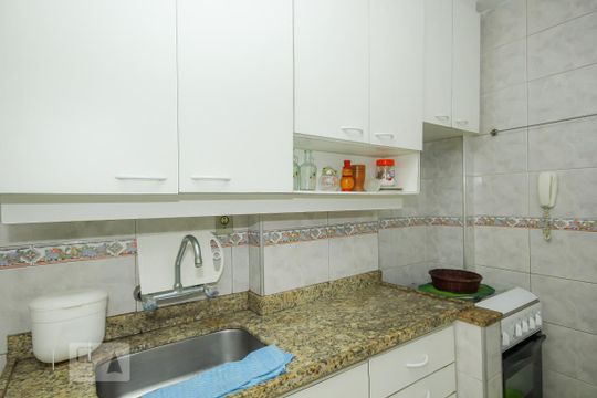 Cozinha de apartamento à venda com 1 quarto, 40m² em Copacabana, Rio de Janeiro