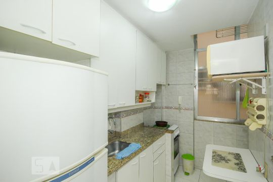 Cozinha de apartamento à venda com 1 quarto, 40m² em Copacabana, Rio de Janeiro