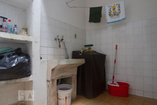 Lavanderia de casa à venda com 2 quartos, 120m² em Conjunto Residencial Butanta, São Paulo