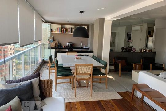 Sala de apartamento para alugar com 3 quartos, 136m² em Chácara Inglesa, São Paulo